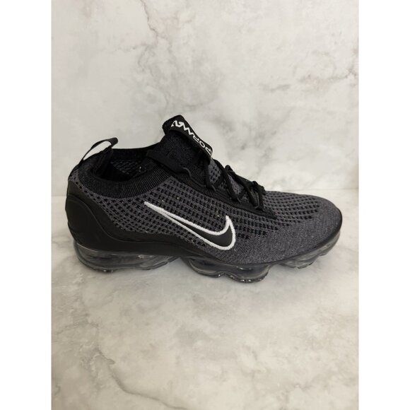 Nike Air Vapormax 2021 FK Flyknit GS Oreo DB1550-006 Youth Size 5Y / Women’s 6.5